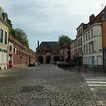 Ibis Budget Gares Vieux-lille מלון 2*