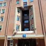 Ibis Budget Gares Vieux-lille מלון 2*