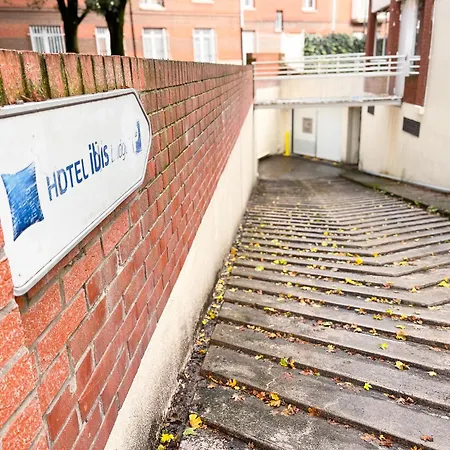 Ibis Budget Lille Gares Vieux-Lille فندق