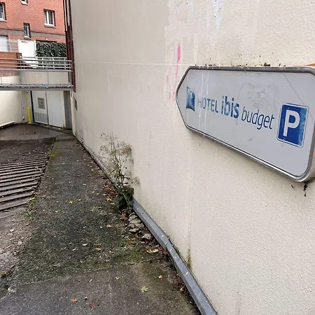 Ibis Budget Lille Gares Vieux-Lille فندق